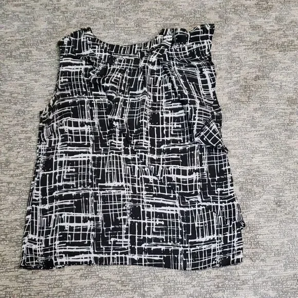 Michael kors black and white sleeveless top - Picture 4 of 7